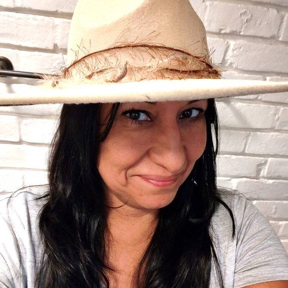 Meet your Posher, Patricia - Picture 1 of 1